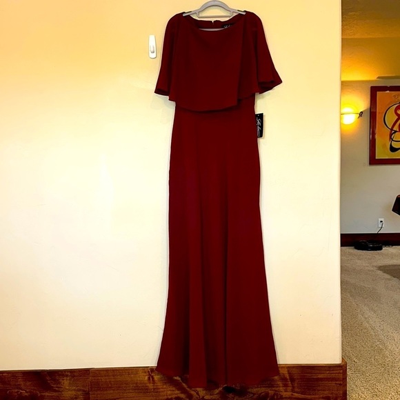 NWT La Femme Chiffon Gown special occasion maxi Garnet color Women’s Sz 8 - Picture 3 of 15